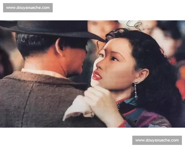 叶童踢球封神!一脚定胜负比世界杯还燃 叶童踢球封神!一脚定胜负比世界杯还燃