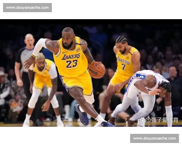 湖人对阵黄蜂第四节逆转风暴老将新星联手定乾坤关键时刻攻防拉满震撼全场